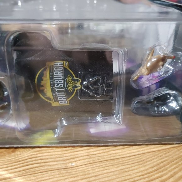 Dr. Britt Baker DMD AEW Unrivaled Supreme Collection Series 1 figure (NEW) - Picture 6 of 8